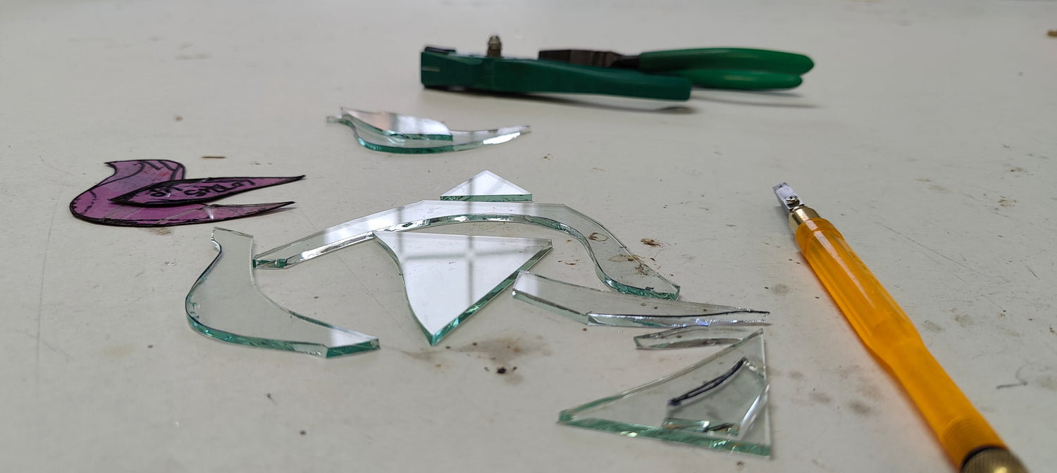 Glass Cutting 101 Studio Workshops Hanscomb Glass Studio Modern glass-cutting-101-studio-workshops-hanscomb-glass-studio-modern